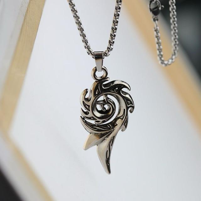 トライバル 螺旋 フェザー ネックレス シルバー 燻し加工 ゴシック メンズ スパイラル ペンダント 喜平チェーンストリート系 < 男性アクセサリー/時計 トライバル 螺旋 フェザー ネックレス シルバー 燻し加工 ゴシック メンズ スパイラル ペンダント 喜平チェーンストリート系 < 男性アクセサリー/時計の