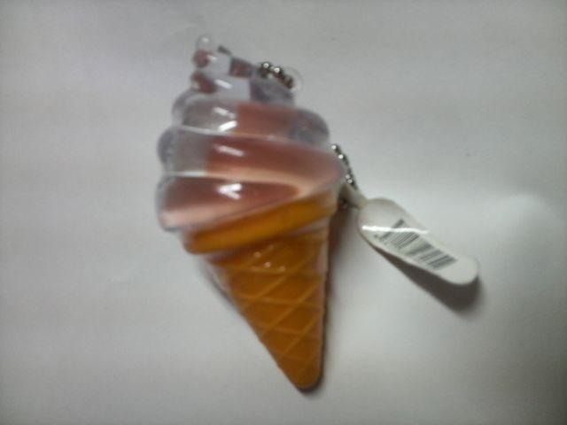 リップグロス入り キーホルダー 特別3セット 新品 激安 < 女性ファッション  リップグロス入り キーホルダー 特別3セット 新品 激安  < 女性ファッションの