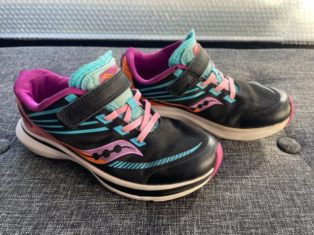 キッズ Saucony サッカニー KINVARA12 ブラック/ピンク/ブルー/オレンジ スニーカー 17.5cm ランニング < キッズ/ベビー キッズ Saucony サッカニー KINVARA12 ブラック/ピンク/ブルー/オレンジ スニーカー 17.5cm ランニング < キッズ/ベビーの