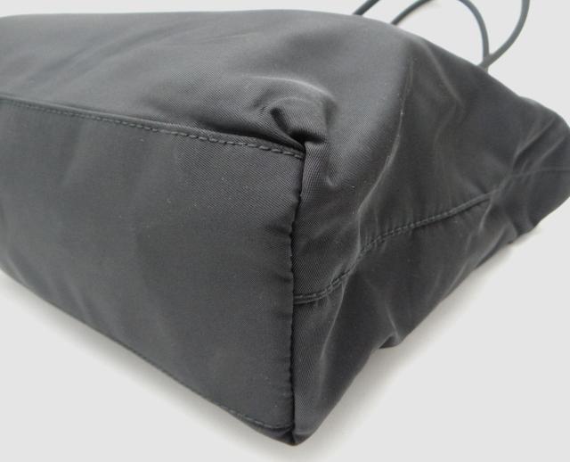 PRADA プラダ B8484 TESSUTO CITY ナイロン ハンドバッグ ブラック×三角プレート<USED> < ブランド PRADA プラダ B8484 TESSUTO CITY ナイロン ハンドバッグ ブラック×三角プレート<USED> < ブランドの