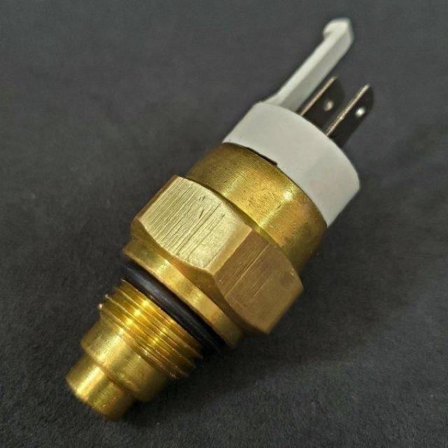 ラジエーターファン 水温センサー サーモスイッチ バリオス バリ < 自動車/バイク ラジエーターファン 水温センサー サーモスイッチ バリオス バリ < 自動車/バイク