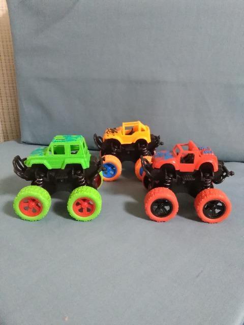 グングン前進 4WD ミニバギー < おもちゃ グングン前進 4WD ミニバギー < おもちゃの