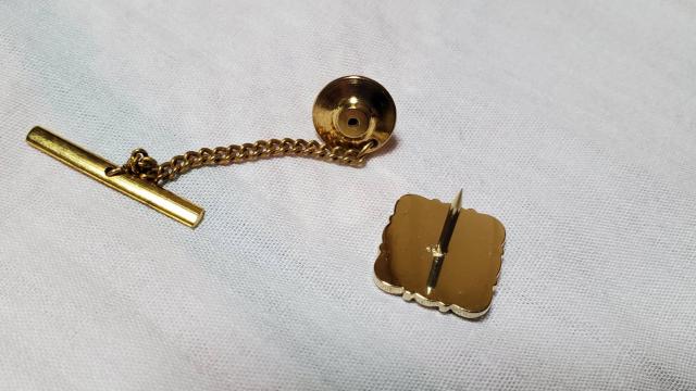 正規 ウェッジウッド ジャスパー 貴族 タイタニック タイピン 白×青×金 ピンブローチ < 男性ファッション  正規 ウェッジウッド ジャスパー 貴族 タイタニック タイピン 白×青×金 ピンブローチ < 男性ファッションの