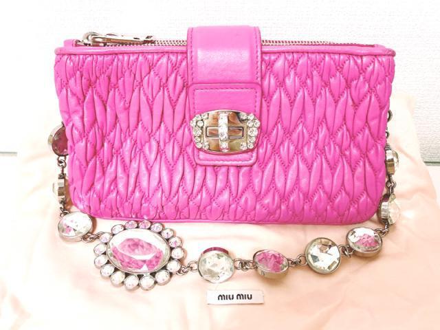 miumiuナッパクリスタルビジューハンドクラッチパーティーバッグキラキラシルバーミュウミュウラムマゼンダピンクポーチNAPPA < ブランド miumiuナッパクリスタルビジューハンドクラッチパーティーバッグキラキラシルバーミュウミュウラムマゼンダピンクポーチNAPPA < ブランドの