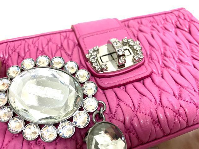 miumiuナッパクリスタルビジューハンドクラッチパーティーバッグキラキラシルバーミュウミュウラムマゼンダピンクポーチNAPPA < ブランド miumiuナッパクリスタルビジューハンドクラッチパーティーバッグキラキラシルバーミュウミュウラムマゼンダピンクポーチNAPPA < ブランドの