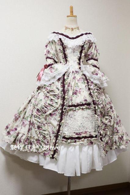 紫薔薇柄オフショルミドル丈 XS〜Sサイズ < 女性ファッション 紫薔薇柄オフショルミドル丈 XS〜Sサイズ < 女性ファッションの