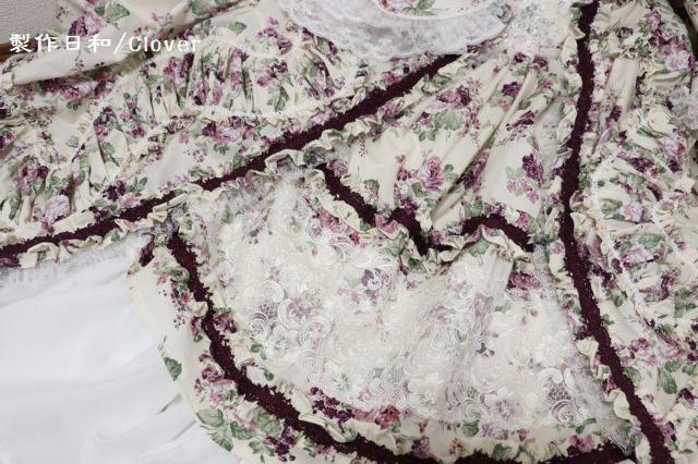 紫薔薇柄オフショルミドル丈 XS〜Sサイズ < 女性ファッション 紫薔薇柄オフショルミドル丈 XS〜Sサイズ < 女性ファッションの