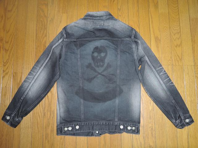 新品 ROUGH AND RUGGED ラフアンドラゲッド ウオッシュ加工 デニム ジャケット 2 黒 ワッペン スカル < 男性ファッション  新品 ROUGH AND RUGGED ラフアンドラゲッド ウオッシュ加工 デニム ジャケット 2 黒 ワッペン スカル < 男性ファッションの