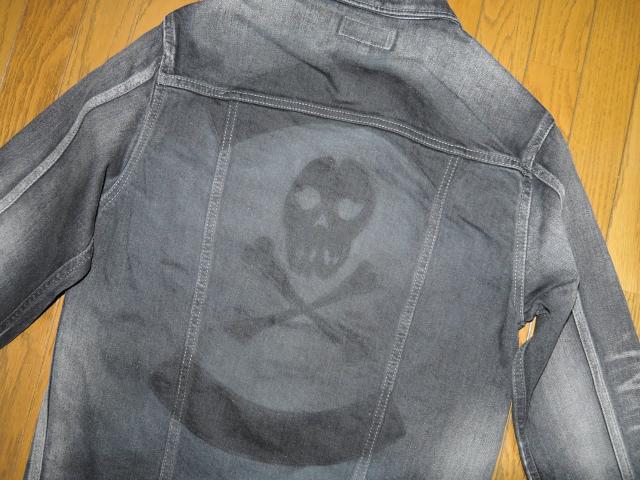 新品 ROUGH AND RUGGED ラフアンドラゲッド ウオッシュ加工 デニム ジャケット 2 黒 ワッペン スカル < 男性ファッション  新品 ROUGH AND RUGGED ラフアンドラゲッド ウオッシュ加工 デニム ジャケット 2 黒 ワッペン スカル < 男性ファッションの