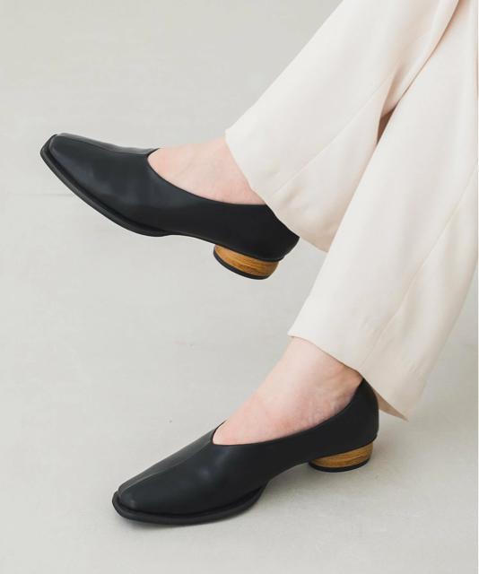 定価7,920円●EVOLイーボル●スクエアラウンドヒールVカットパンプス●ラウンドトゥ●24cm●黒ブラック < ブランド  定価7,920円●EVOLイーボル●スクエアラウンドヒールVカットパンプス●ラウンドトゥ●24cm●黒ブラック < ブランドの