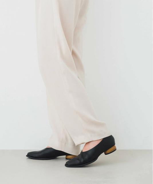 定価7,920円●EVOLイーボル●スクエアラウンドヒールVカットパンプス●ラウンドトゥ●24cm●黒ブラック < ブランド  定価7,920円●EVOLイーボル●スクエアラウンドヒールVカットパンプス●ラウンドトゥ●24cm●黒ブラック < ブランドの