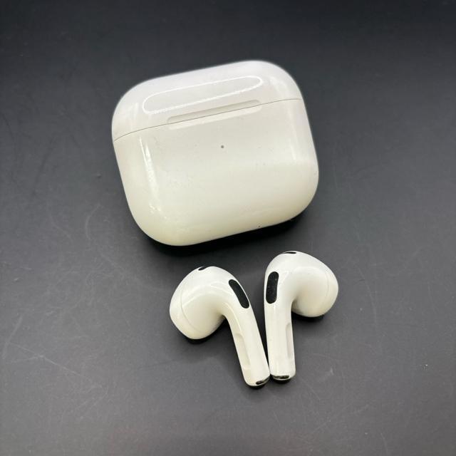 即決 Apple アップル AirPods 第三世代 ワイヤレスイヤホン < 家電/AV  即決 Apple アップル AirPods 第三世代 ワイヤレスイヤホン  < 家電/AVの