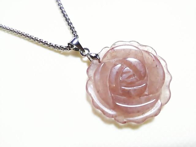 天然石★ピンクエピドート 薔薇彫り ペンダント < 女性アクセサリー/時計 天然石★ピンクエピドート 薔薇彫り ペンダント < 女性アクセサリー/時計の