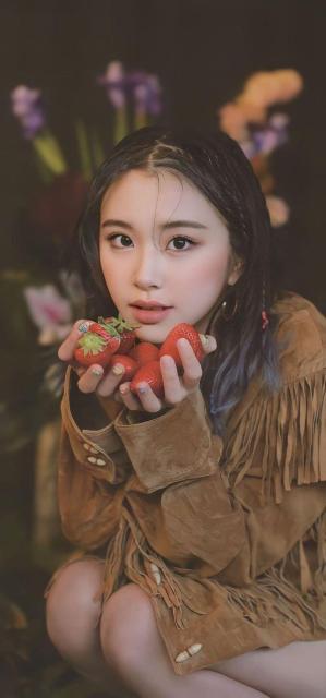 TWICE CHAEYOUNG �`�F���� �L�[�z���_�[�@���b�h �� �^�����g�O�b�Y�� 