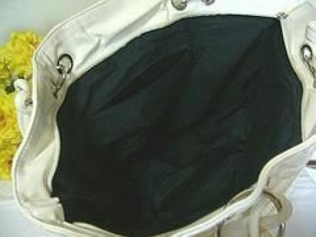 《New》<半額以下値下げ>エナメルキルティング★ショルダートートバッグ<ホワイト> < 女性ファッション 《New》<半額以下値下げ>エナメルキルティング★ショルダートートバッグ<ホワイト> < 女性ファッションの