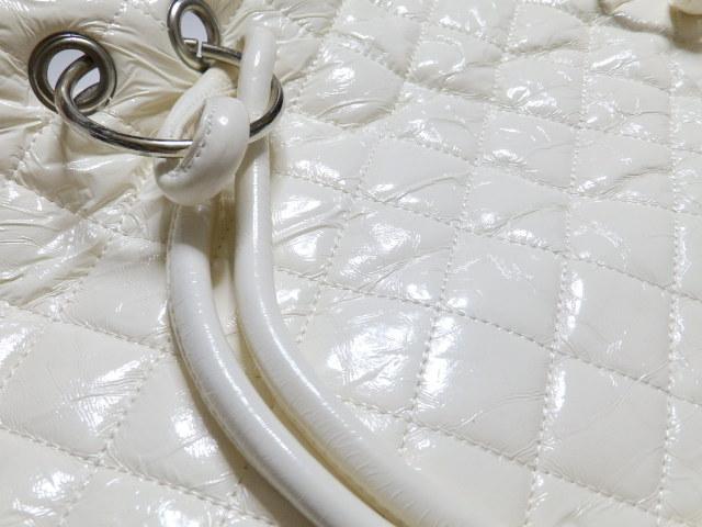 《New》<半額以下値下げ>エナメルキルティング★ショルダートートバッグ<ホワイト> < 女性ファッション 《New》<半額以下値下げ>エナメルキルティング★ショルダートートバッグ<ホワイト> < 女性ファッションの
