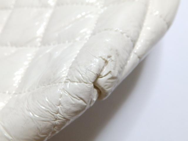 《New》<半額以下値下げ>エナメルキルティング★ショルダートートバッグ<ホワイト> < 女性ファッション 《New》<半額以下値下げ>エナメルキルティング★ショルダートートバッグ<ホワイト> < 女性ファッションの