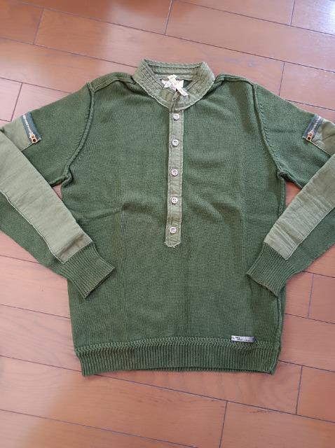 DIESEL★くすみ緑.深緑★前ボタンニットセーター★新品同様★男女★異素材★カッコイイ素敵オシャレ★ディーゼル★定価4万近く★ < ブランド  DIESEL★くすみ緑.深緑★前ボタンニットセーター★新品同様★男女★異素材★カッコイイ素敵オシャレ★ディーゼル★定価4万近く★  < ブランドの