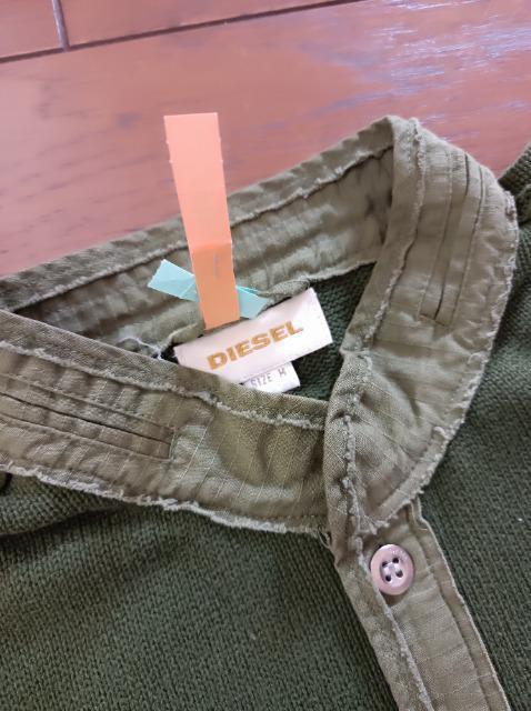 DIESEL★くすみ緑.深緑★前ボタンニットセーター★新品同様★男女★異素材★カッコイイ素敵オシャレ★ディーゼル★定価4万近く★ < ブランド  DIESEL★くすみ緑.深緑★前ボタンニットセーター★新品同様★男女★異素材★カッコイイ素敵オシャレ★ディーゼル★定価4万近く★ < ブランドの