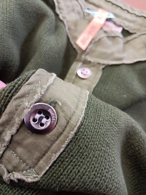 DIESEL★くすみ緑.深緑★前ボタンニットセーター★新品同様★男女★異素材★カッコイイ素敵オシャレ★ディーゼル★定価4万近く★ < ブランド  DIESEL★くすみ緑.深緑★前ボタンニットセーター★新品同様★男女★異素材★カッコイイ素敵オシャレ★ディーゼル★定価4万近く★ < ブランドの