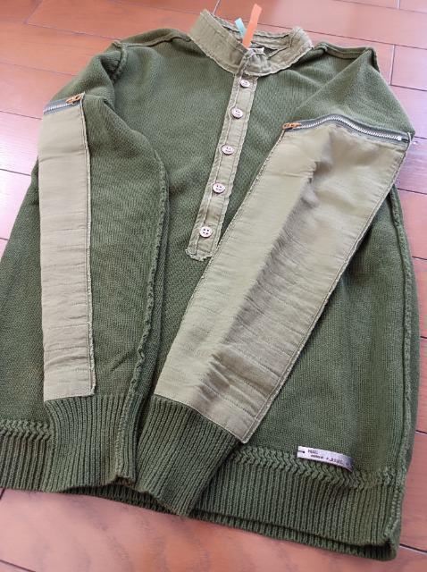 DIESEL★くすみ緑.深緑★前ボタンニットセーター★新品同様★男女★異素材★カッコイイ素敵オシャレ★ディーゼル★定価4万近く★ < ブランド  DIESEL★くすみ緑.深緑★前ボタンニットセーター★新品同様★男女★異素材★カッコイイ素敵オシャレ★ディーゼル★定価4万近く★ < ブランドの