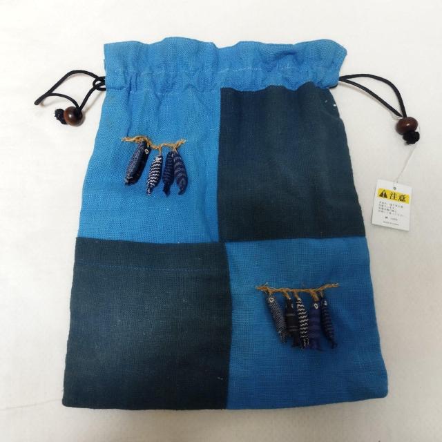 藍染 木綿 鯉のぼり めざし パッチワークきんちゃくポーチ < 女性ファッション  藍染 木綿 鯉のぼり めざし パッチワークきんちゃくポーチ  < 女性ファッションの