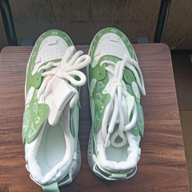 新品 25cm レディース スニーカー ホワイト シューズ 靴 カジュアル < 女性ファッション  新品 25cm レディース スニーカー ホワイト シューズ 靴 カジュアル < 女性ファッションの