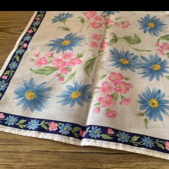 PAUL HARGITTAI 花柄★パステルカラー。ハンカチ < 女性ファッション PAUL HARGITTAI 花柄★パステルカラー。ハンカチ < 女性ファッションの