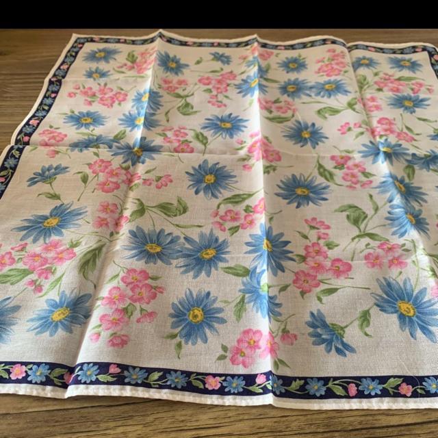 PAUL HARGITTAI 花柄★パステルカラー。ハンカチ < 女性ファッション PAUL HARGITTAI 花柄★パステルカラー。ハンカチ < 女性ファッションの