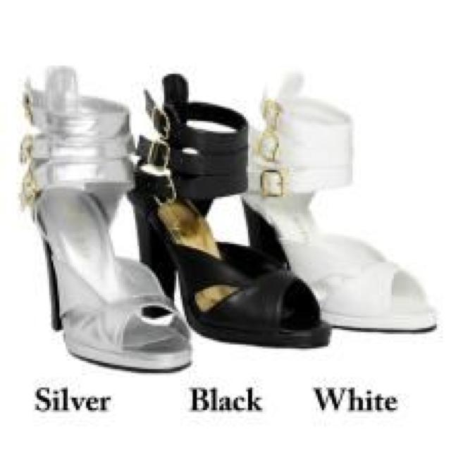 美脚♪アンクルストラップ グラディエーターサンダル シルバー < 女性ファッション 美脚♪アンクルストラップ グラディエーターサンダル シルバー < 女性ファッションの