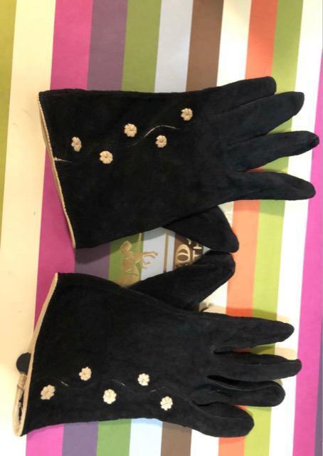 特価★ブラック極美品本革花柄ブラックグローブ 手袋 レザーグローブ GLOVE黒お上品通勤普段用暖かい < 女性ファッション  特価★ブラック極美品本革花柄ブラックグローブ 手袋 レザーグローブ GLOVE黒お上品通勤普段用暖かい < 女性ファッションの