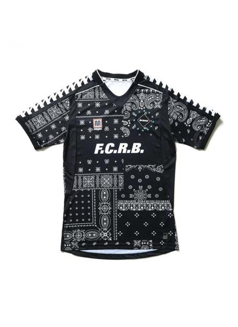 新品 F.C.Real Bristol × MEYBA エフシーレアルブリストル × メイバ バンダナ柄 Tシャツ ゲームシャツ < ブランド  新品 F.C.Real Bristol × MEYBA エフシーレアルブリストル × メイバ バンダナ柄 Tシャツ ゲームシャツ  < ブランドの