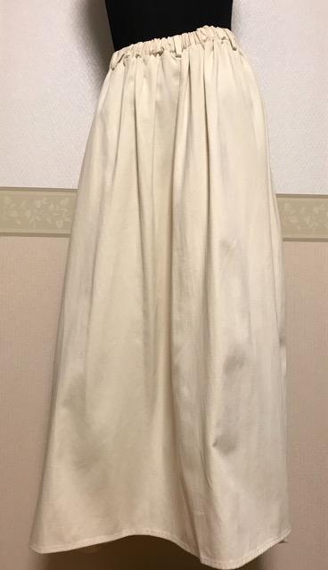 URBAN RESEARCH ボリューム フレアスカート  アイボリー  未使用 タグ付き < ブランド  URBAN RESEARCH ボリューム フレアスカート  アイボリー  未使用 タグ付き < ブランドの