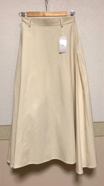 URBAN RESEARCH ボリューム フレアスカート  アイボリー  未使用 タグ付き < ブランド  URBAN RESEARCH ボリューム フレアスカート  アイボリー  未使用 タグ付き < ブランドの
