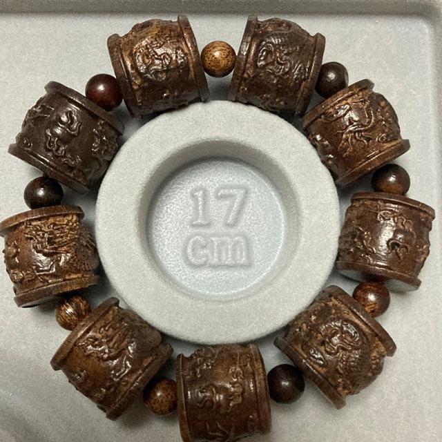 天然木 沈香(香木)に九頭の龍を彫り込んだブレスレット19cm < 男性アクセサリー/時計  天然木 沈香(香木)に九頭の龍を彫り込んだブレスレット19cm  < 男性アクセサリー/時計の