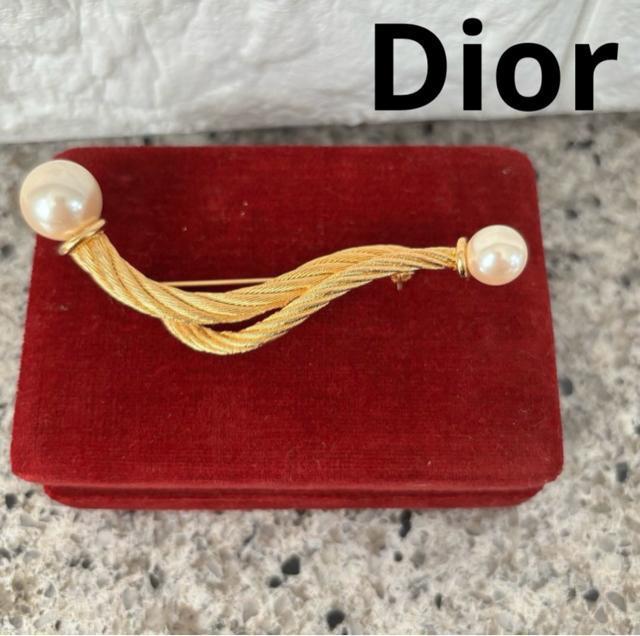 【美品】Christian Dior クリスチャンディーオル フェイクパール ブローチ Dior ゴールド アクセサリー < 女性アクセサリー/時計 【美品】Christian Dior クリスチャンディーオル フェイクパール ブローチ Dior ゴールド アクセサリー < 女性アクセサリー/時計の