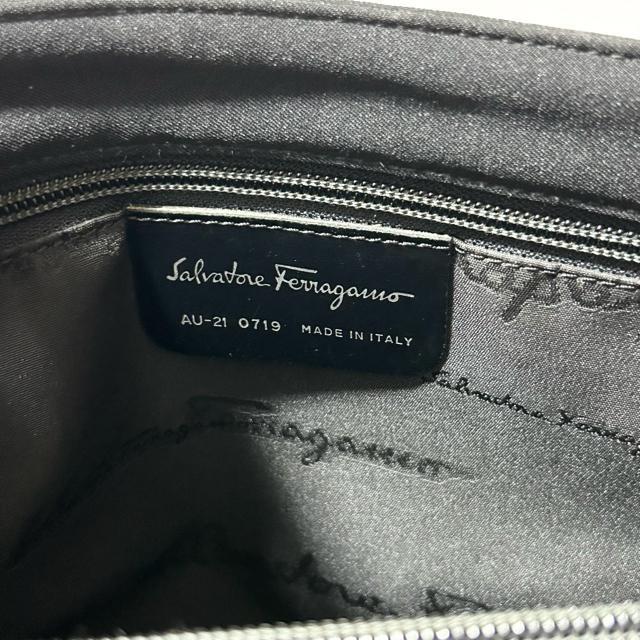 ���i Salvatore Ferragamo �t�F���K�� AU-21 0719 ���@���`�F�[�� �L�����o�X �V�����_�[�o�b�O �� �u�����h�� 