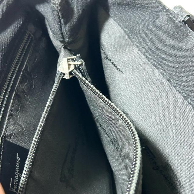 ���i Salvatore Ferragamo �t�F���K�� AU-21 0719 ���@���`�F�[�� �L�����o�X �V�����_�[�o�b�O �� �u�����h�� 