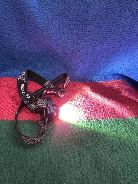 GENTOS(ジェントス) LED ヘッドライト WS-100H 【明るさ550ルーメン/実用点灯2時間】 BLACK < 家電/AV GENTOS(ジェントス) LED ヘッドライト WS-100H 【明るさ550ルーメン/実用点灯2時間】 BLACK < 家電/AVの