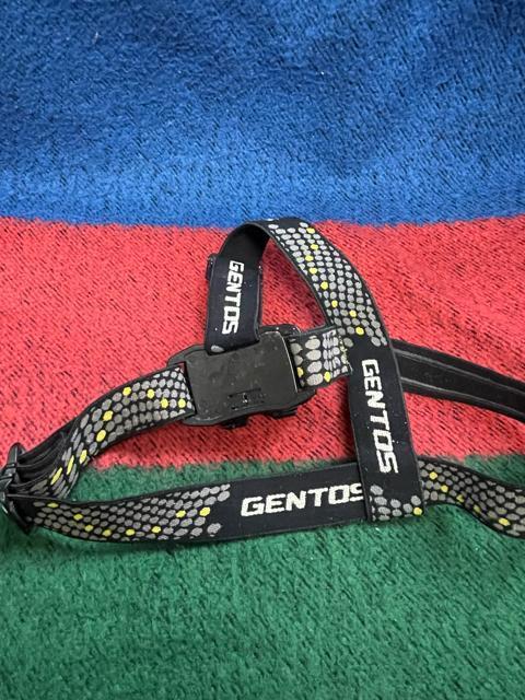GENTOS(ジェントス) LED ヘッドライト WS-100H 【明るさ550ルーメン/実用点灯2時間】 BLACK < 家電/AV GENTOS(ジェントス) LED ヘッドライト WS-100H 【明るさ550ルーメン/実用点灯2時間】 BLACK < 家電/AVの