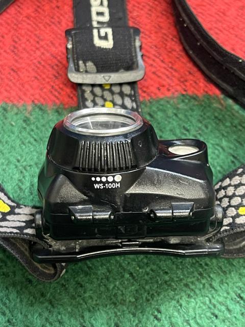 GENTOS(ジェントス) LED ヘッドライト WS-100H 【明るさ550ルーメン/実用点灯2時間】 BLACK < 家電/AV GENTOS(ジェントス) LED ヘッドライト WS-100H 【明るさ550ルーメン/実用点灯2時間】 BLACK < 家電/AVの