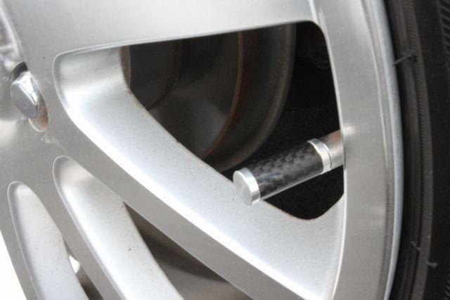 ★高級感抜群★カーボンエアバルブロング シルバー/ブラック < 自動車/バイク ★高級感抜群★カーボンエアバルブロング シルバー/ブラック < 自動車/バイク