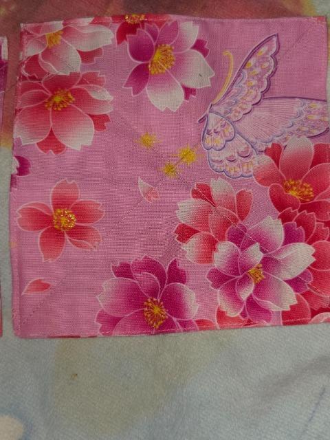 ★新品ピンク×桜蝶ラメ入柄コースター2枚セット < キッズ/ベビー  ★新品ピンク×桜蝶ラメ入柄コースター2枚セット < キッズ/ベビーの