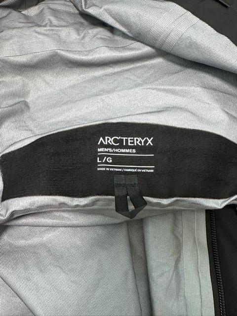 新品 アークテリクス ゴアテックス ジャケット ブラック Lサイズ < 男性ファッション 新品 アークテリクス ゴアテックス ジャケット ブラック Lサイズ < 男性ファッションの