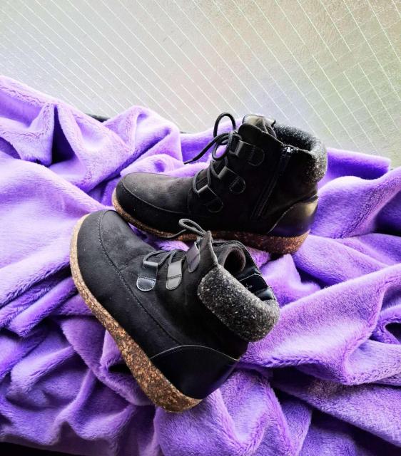 ☆melange/メランジュ☆裏起毛付きスウェードスニーカーブーツ靴底コルク調ショートブーツ黒L☆ぬくぬく丸っこい可愛いフォルム♪ < 女性ファッション ☆melange/メランジュ☆裏起毛付きスウェードスニーカーブーツ靴底コルク調ショートブーツ黒L☆ぬくぬく丸っこい可愛いフォルム♪ < 女性ファッションの