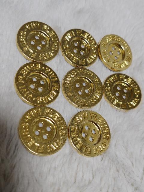 英字が可愛いボタン★8個セット★中古品 < ペット/手芸/園芸 英字が可愛いボタン★8個セット★中古品 < ペット/手芸/園芸の