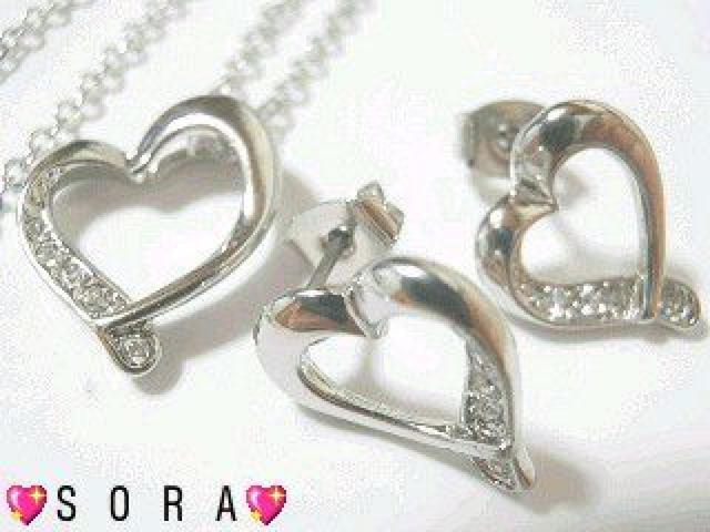 【プラチナ】ジルコニアハートネックレス&ピアス 3点セット シルバー < 女性アクセサリー/時計 【プラチナ】ジルコニアハートネックレス&ピアス 3点セット シルバー < 女性アクセサリー/時計の