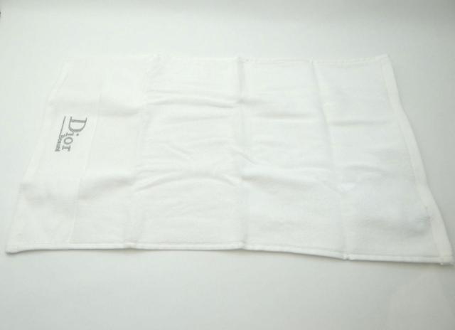 Christian Dior ディオール ポーチ&ハンドタオル2枚セット ノベルティ<新品同様品>【送料無料】 < ブランド Christian Dior ディオール ポーチ&ハンドタオル2枚セット ノベルティ<新品同様品>【送料無料】 < ブランドの