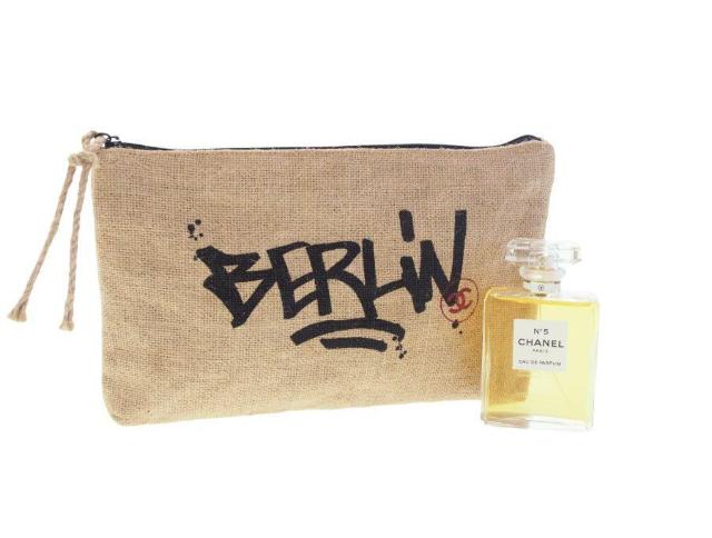 Vl mxeB x|[` BERLIN hCcCxg RR}[N  CHANEL BEAUTEyKiz  uh 