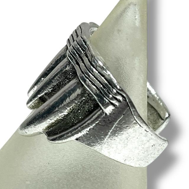 【新品】牙デザインシルバーフリーリング < 男性アクセサリー/時計 【新品】牙デザインシルバーフリーリング < 男性アクセサリー/時計の